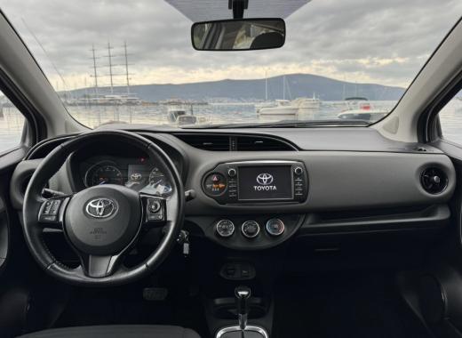 Toyota Yaris 2