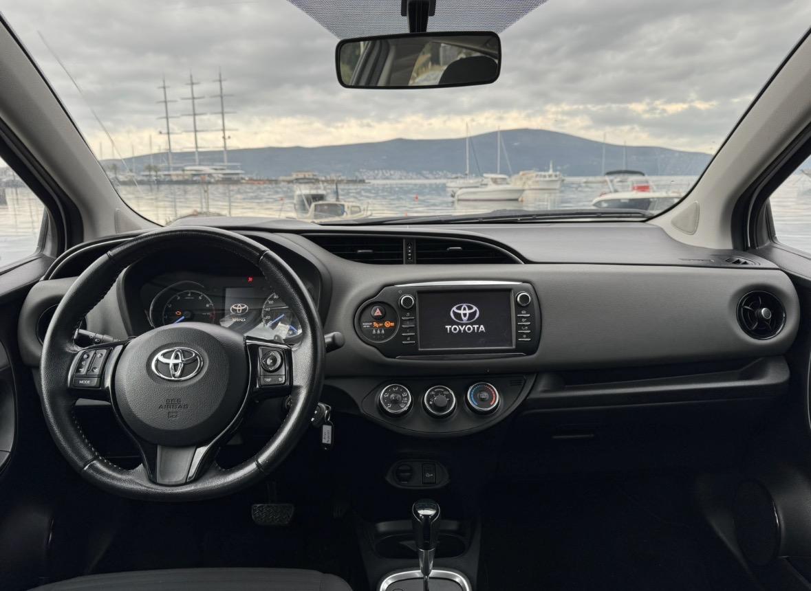 Toyota Yaris 2